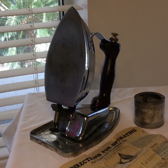 ANTIQUE DIAMOND STREAMLINED IRON - Picture 5 of 8